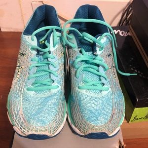 ASICS Gel Nimbus liteshow